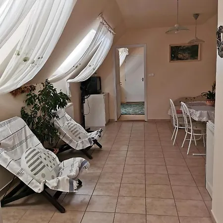 Apartment Samadare Haz *