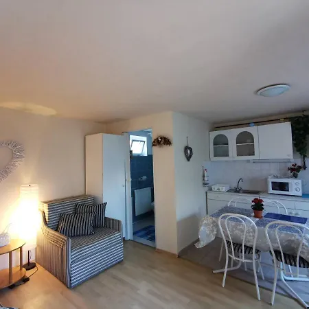 Samadare Haz Apartment *